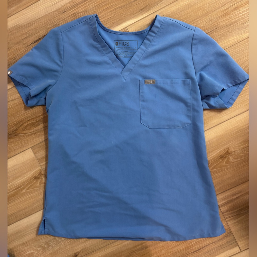 Ceil Blue Catarina One Pocket Scrub Top